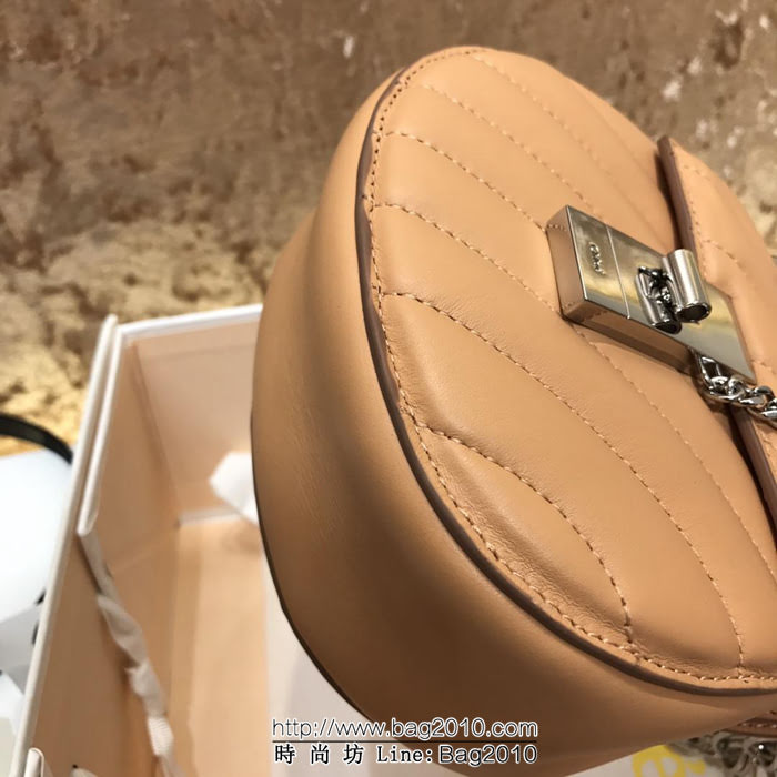 Chloe克洛伊 2018 最新一季春夏主打款 金屬圈手柄 mini號小豬包  ypk1013